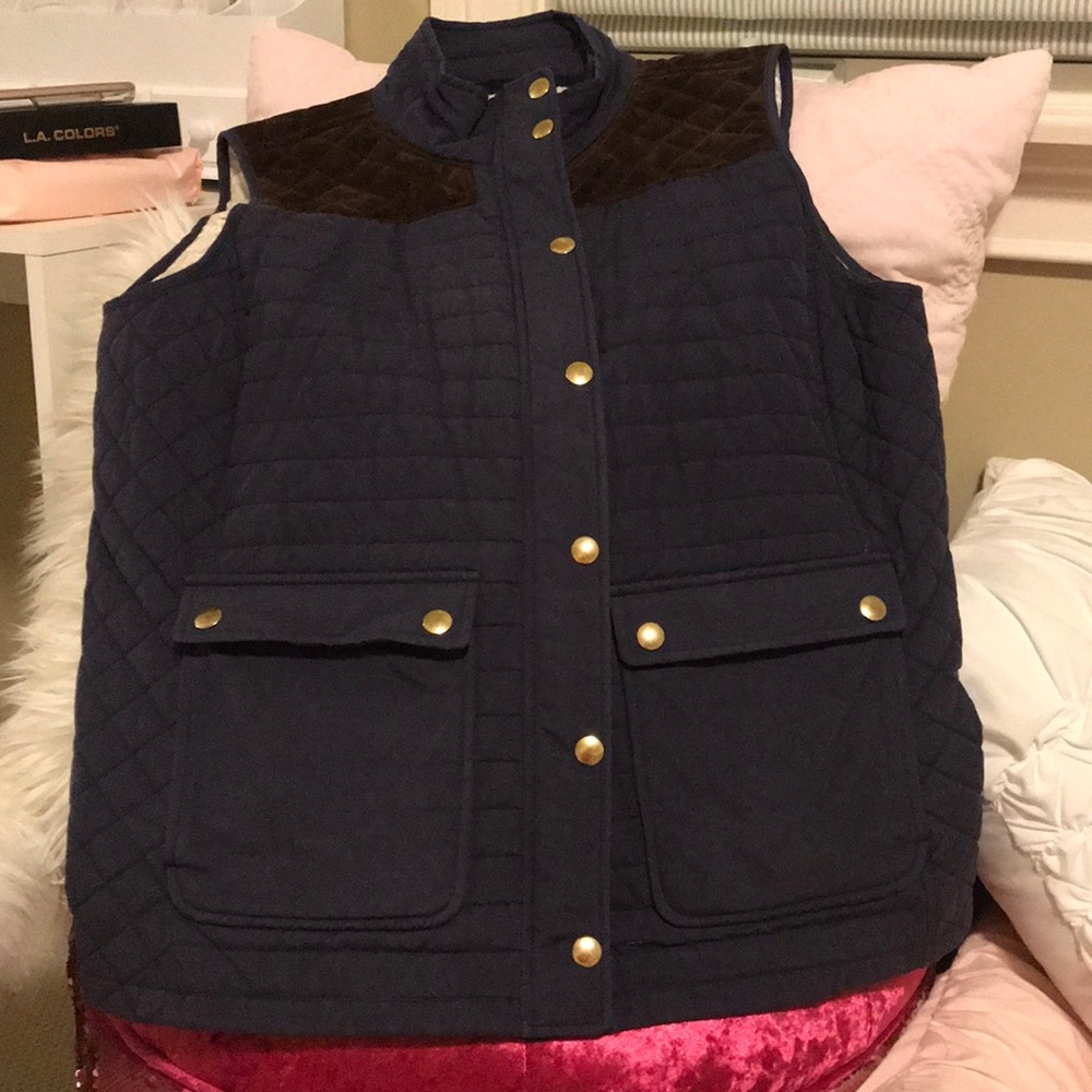 🌸OFFERS?🌸 Vineyard Vines Vest